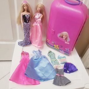 Vintage Barbies closet and more !
